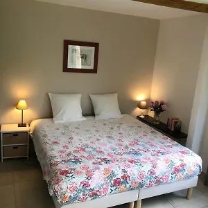 lubron-joli-studio-neuf-au-calme-et-en-pleine-campagne.fr-provencehotel.com/