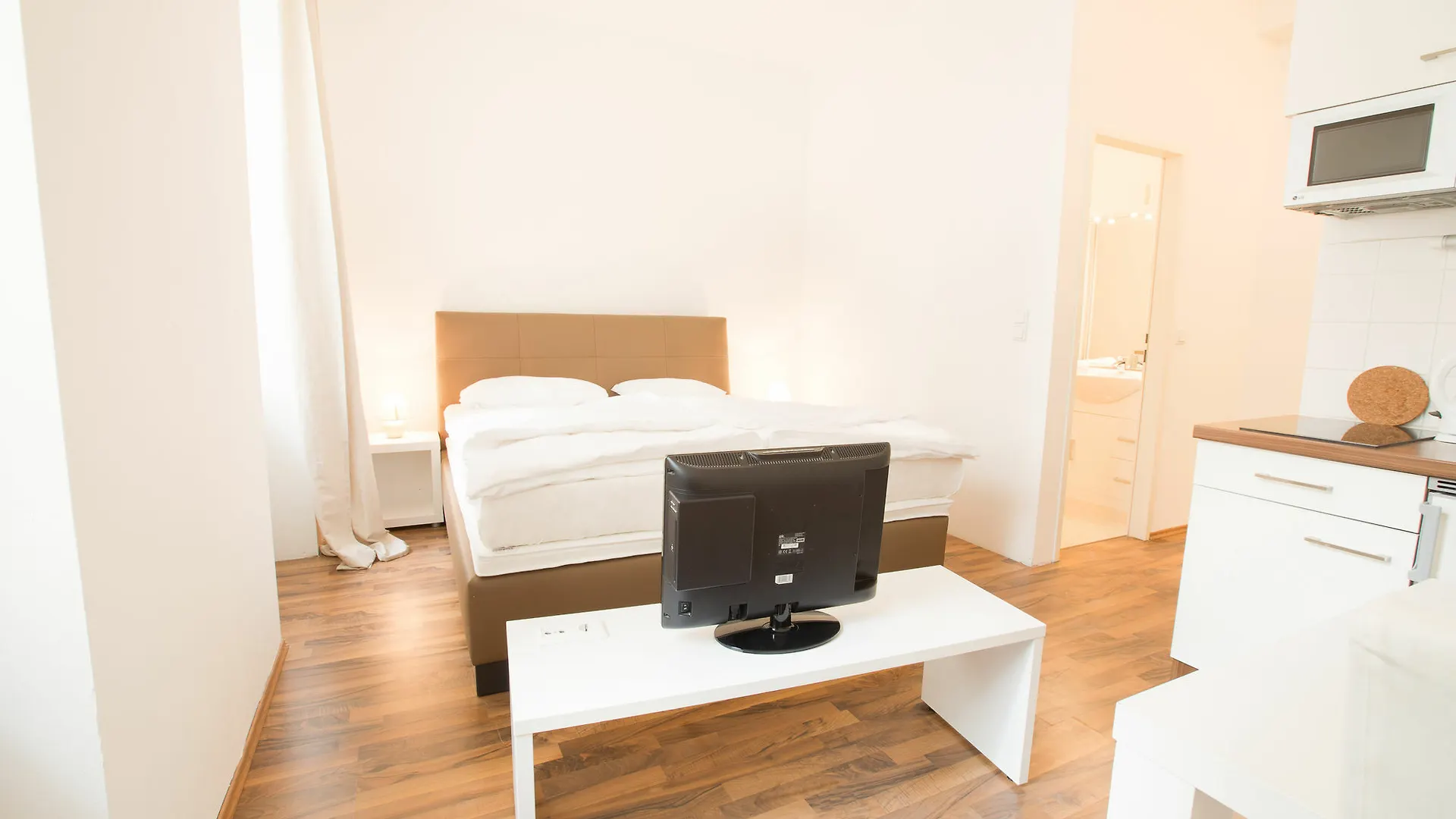 Grand Central Station Apartments I Contactless Check-In Vienne