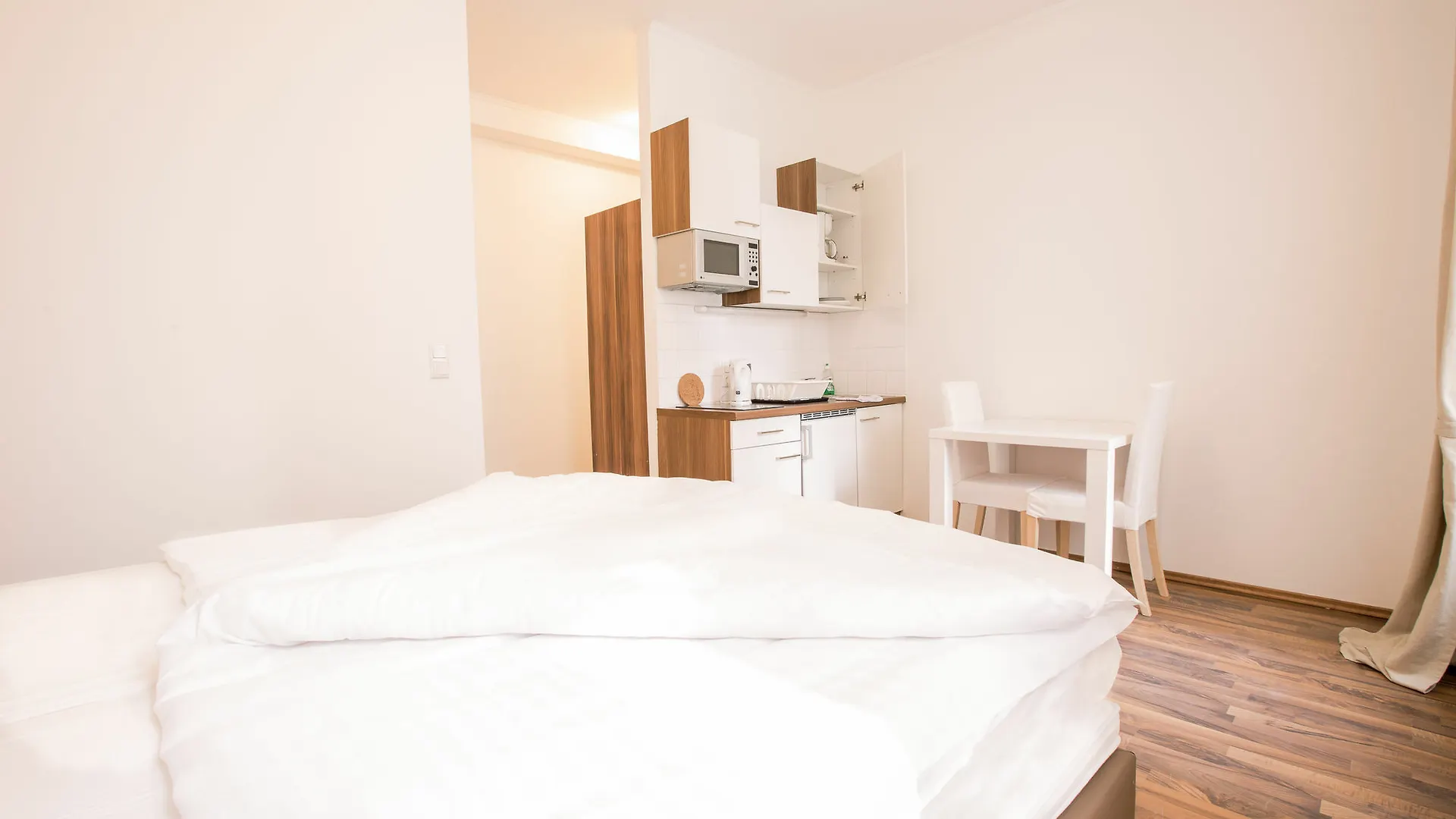 Grand Central Station Apartments I Contactless Check-In Vienne