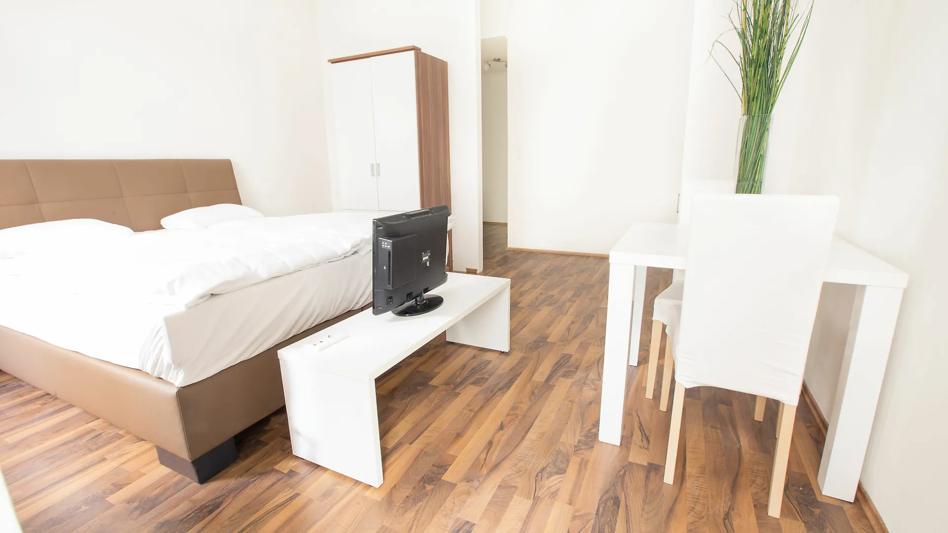 Grand Central Station Apartments I Contactless Check-In Vienne